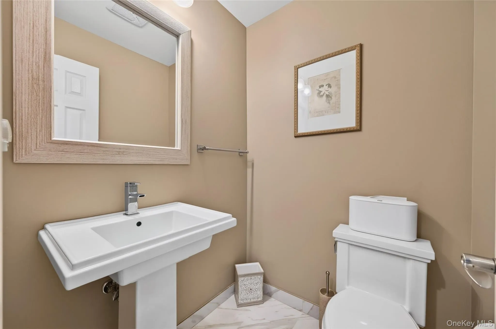 93 Eagle Chase, Oyster Bay, NY, 2 Bedrooms Bedrooms, 7 Rooms Rooms,2 BathroomsBathrooms,Residential,For Rent,Eagle Chase,0,1056673 93 Eagle Chase, Oyster Bay, NY, 2 Bedrooms Bedrooms, 7 Rooms Rooms,2 BathroomsBathrooms,Residential,For Rent,Eagle Chase,0,1056673