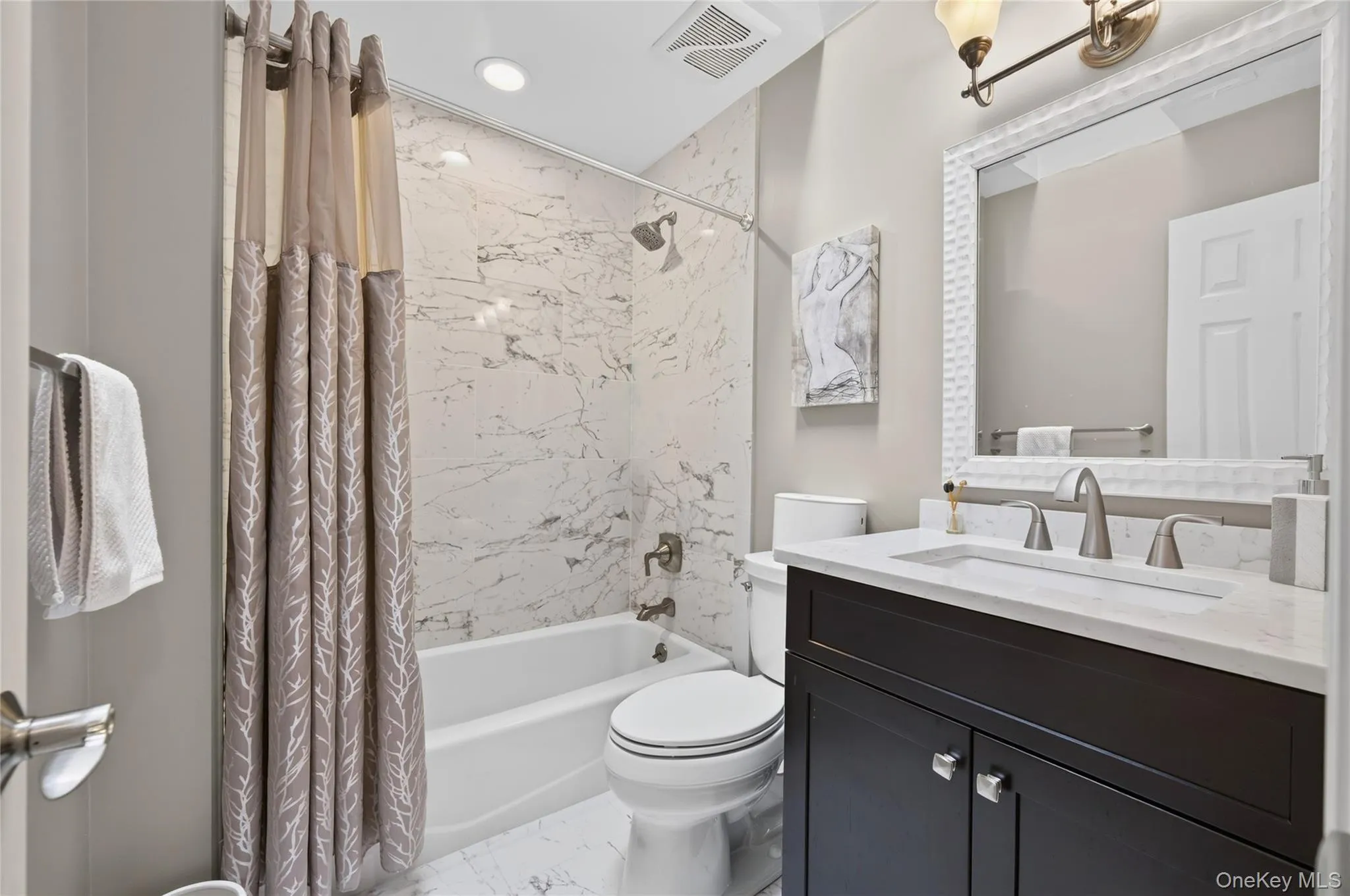 93 Eagle Chase, Oyster Bay, NY, 2 Bedrooms Bedrooms, 7 Rooms Rooms,2 BathroomsBathrooms,Residential,For Rent,Eagle Chase,0,1056673 93 Eagle Chase, Oyster Bay, NY, 2 Bedrooms Bedrooms, 7 Rooms Rooms,2 BathroomsBathrooms,Residential,For Rent,Eagle Chase,0,1056673