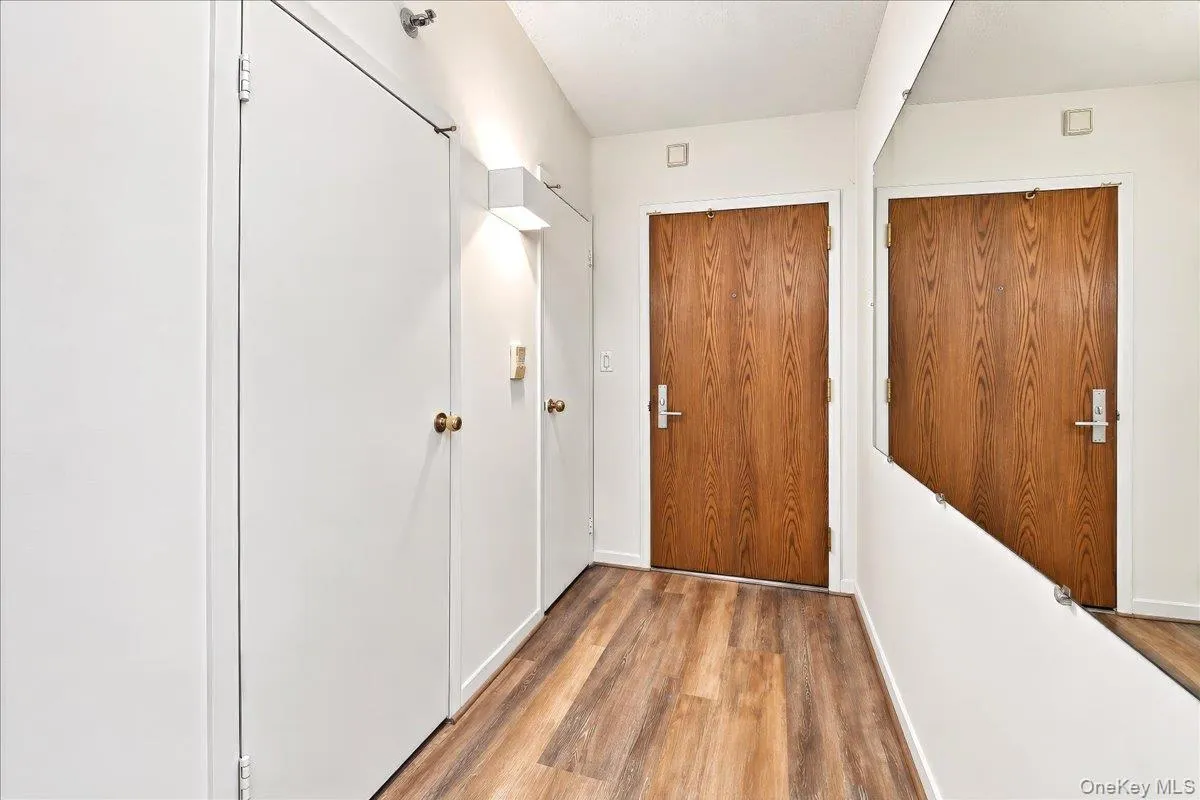 4 Martine Avenue, White Plains, NY, 1 Bedroom Bedrooms, 3 Rooms Rooms,1 BathroomBathrooms,Residential,For Rent,Martine,0,1056677 4 Martine Avenue, White Plains, NY, 1 Bedroom Bedrooms, 3 Rooms Rooms,1 BathroomBathrooms,Residential,For Rent,Martine,0,1056677