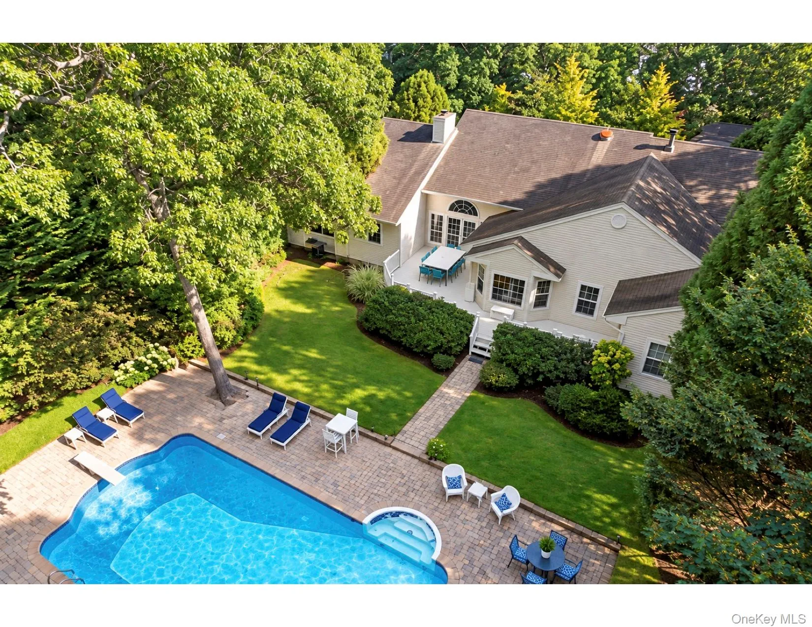 16 Willowood Court, Southampton, NY, 7 Bedrooms Bedrooms, 15 Rooms Rooms,3 BathroomsBathrooms,Residential,For Rent,Willowood,0,1056685 16 Willowood Court, Southampton, NY, 7 Bedrooms Bedrooms, 15 Rooms Rooms,3 BathroomsBathrooms,Residential,For Rent,Willowood,0,1056685