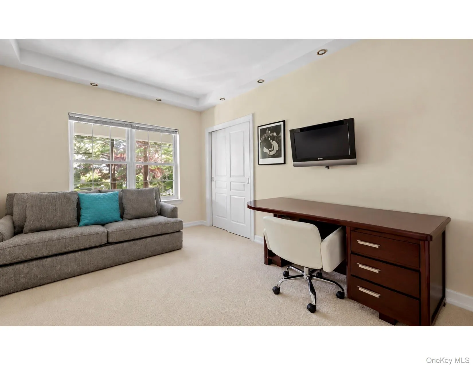 16 Willowood Court, Southampton, NY, 7 Bedrooms Bedrooms, 15 Rooms Rooms,3 BathroomsBathrooms,Residential,For Rent,Willowood,0,1056685 16 Willowood Court, Southampton, NY, 7 Bedrooms Bedrooms, 15 Rooms Rooms,3 BathroomsBathrooms,Residential,For Rent,Willowood,0,1056685