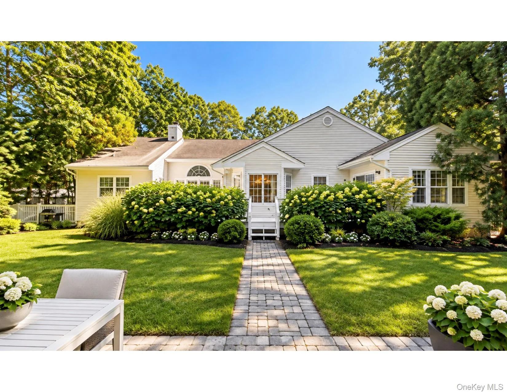 16 Willowood Court, Southampton, NY, 7 Bedrooms Bedrooms, 15 Rooms Rooms,3 BathroomsBathrooms,Residential,For Rent,Willowood,0,1056685 16 Willowood Court, Southampton, NY, 7 Bedrooms Bedrooms, 15 Rooms Rooms,3 BathroomsBathrooms,Residential,For Rent,Willowood,0,1056685