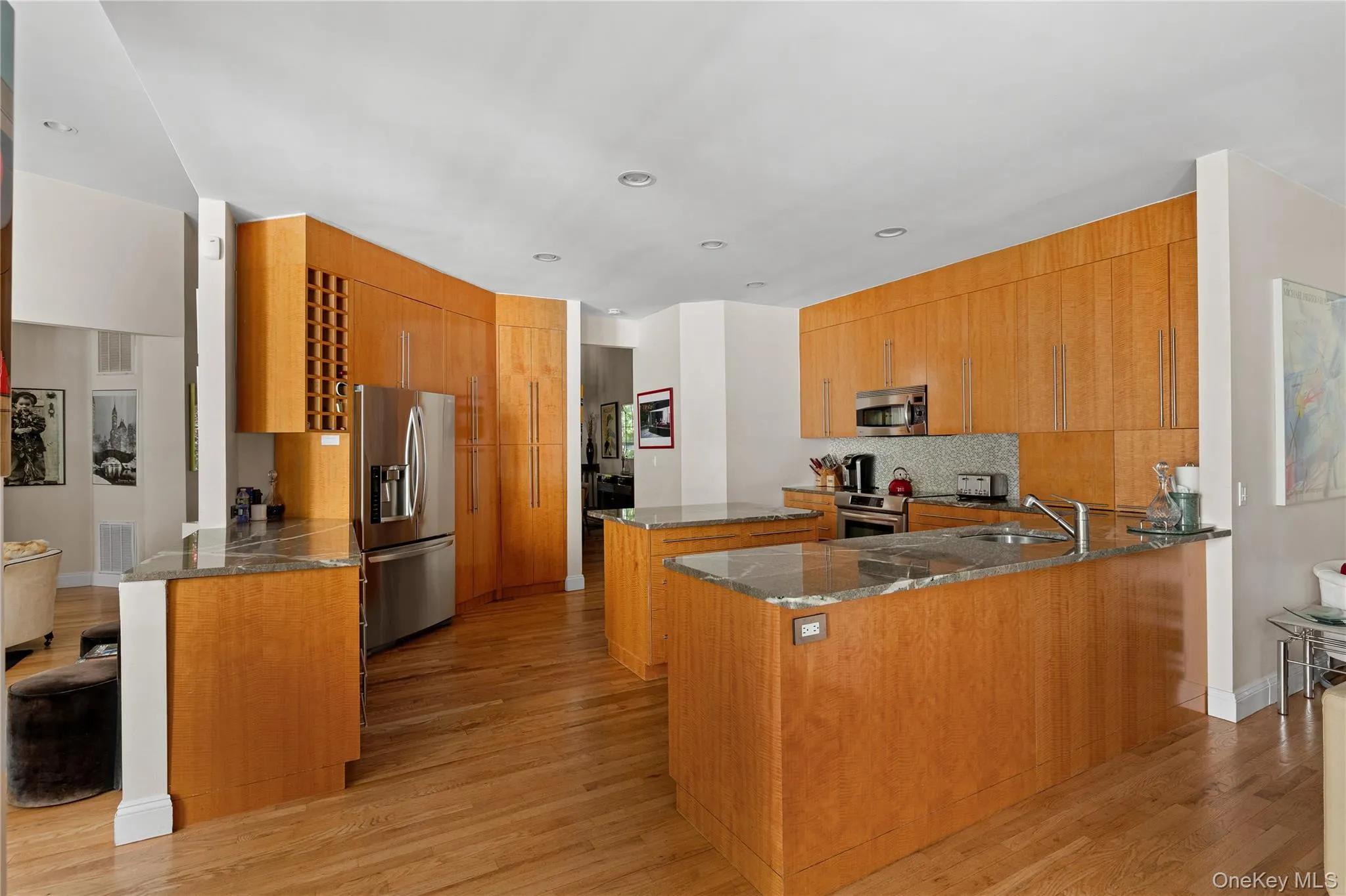 16 Willowood Court, Southampton, NY, 7 Bedrooms Bedrooms, 15 Rooms Rooms,3 BathroomsBathrooms,Residential,For Rent,Willowood,0,1056685 16 Willowood Court, Southampton, NY, 7 Bedrooms Bedrooms, 15 Rooms Rooms,3 BathroomsBathrooms,Residential,For Rent,Willowood,0,1056685
