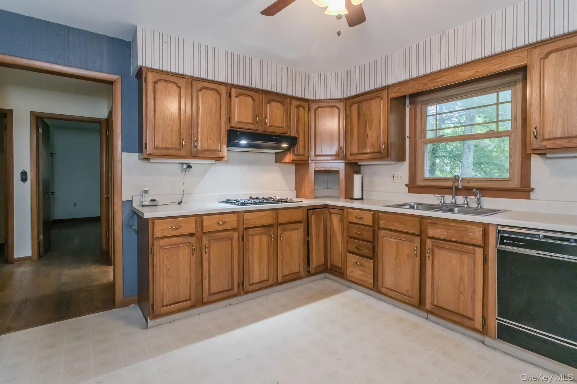 8 Crescent Avenue, Warwick (town), NY, 3 Bedrooms Bedrooms, 8 Rooms Rooms,1 BathroomBathrooms,Residential,For Rent,Crescent,0,1056688 8 Crescent Avenue, Warwick (town), NY, 3 Bedrooms Bedrooms, 8 Rooms Rooms,1 BathroomBathrooms,Residential,For Rent,Crescent,0,1056688