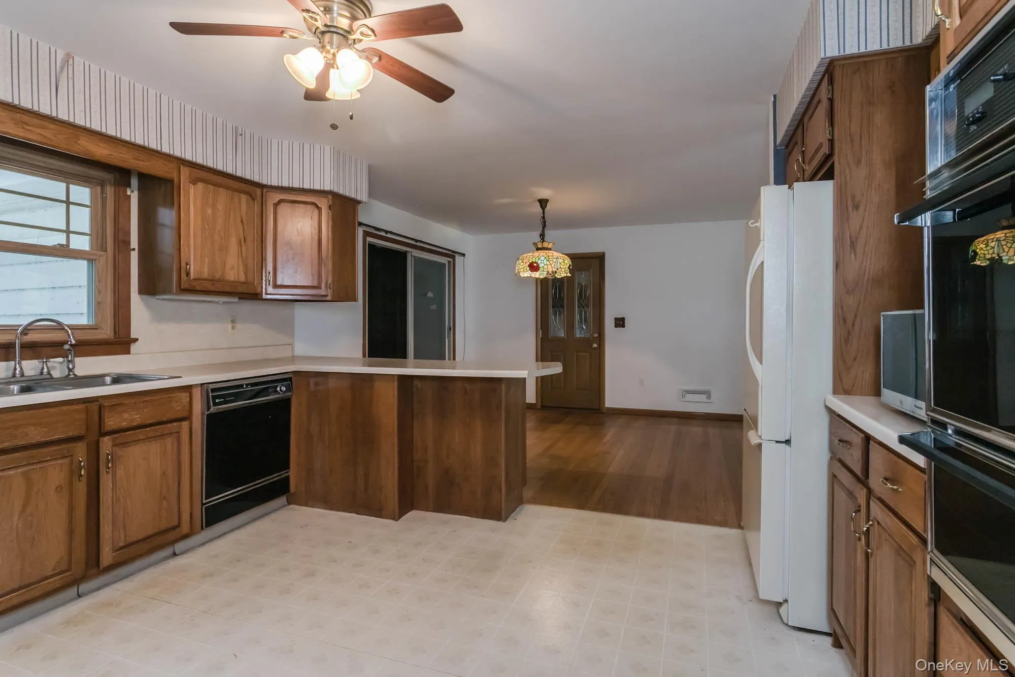8 Crescent Avenue, Warwick (town), NY, 3 Bedrooms Bedrooms, 8 Rooms Rooms,1 BathroomBathrooms,Residential,For Rent,Crescent,0,1056688 8 Crescent Avenue, Warwick (town), NY, 3 Bedrooms Bedrooms, 8 Rooms Rooms,1 BathroomBathrooms,Residential,For Rent,Crescent,0,1056688
