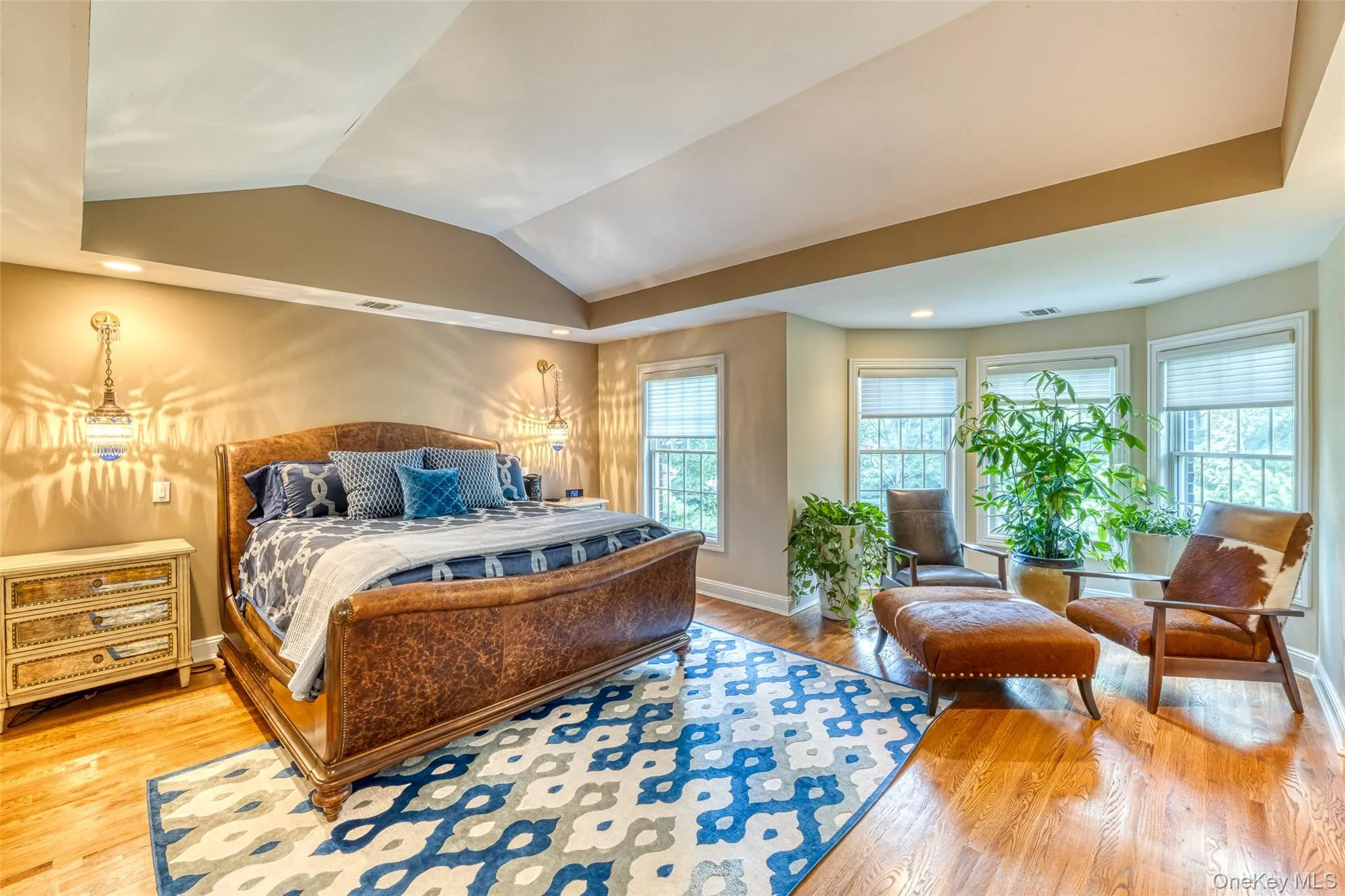 Primary Bedroom Suite w/Tray Ceiling Primary Bedroom Suite w/Tray Ceiling