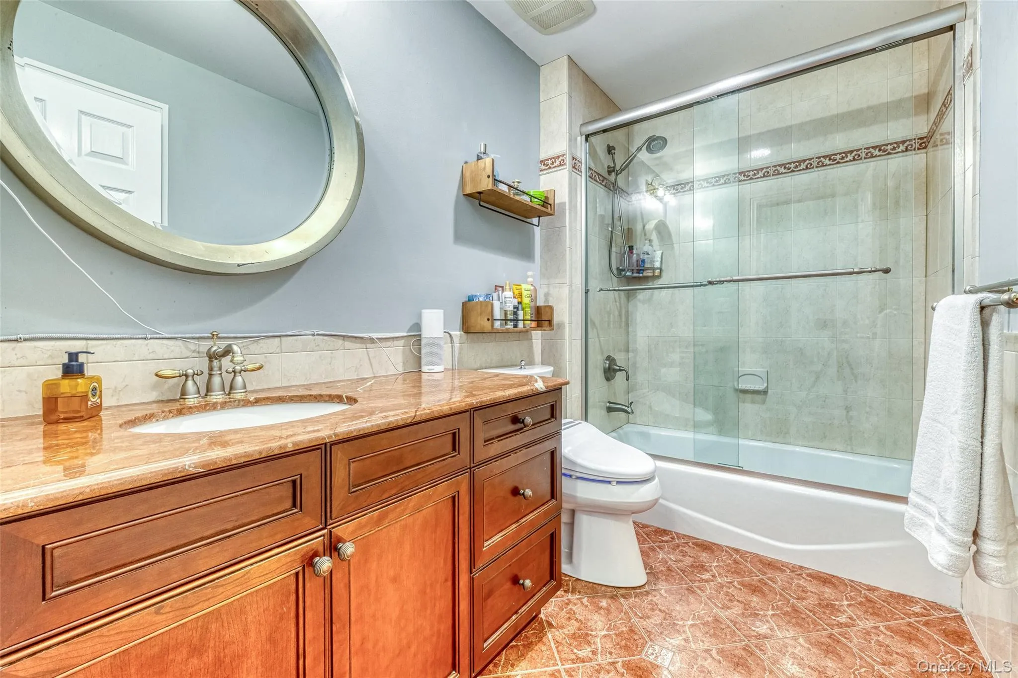 En-Suite Bathroom En-Suite Bathroom