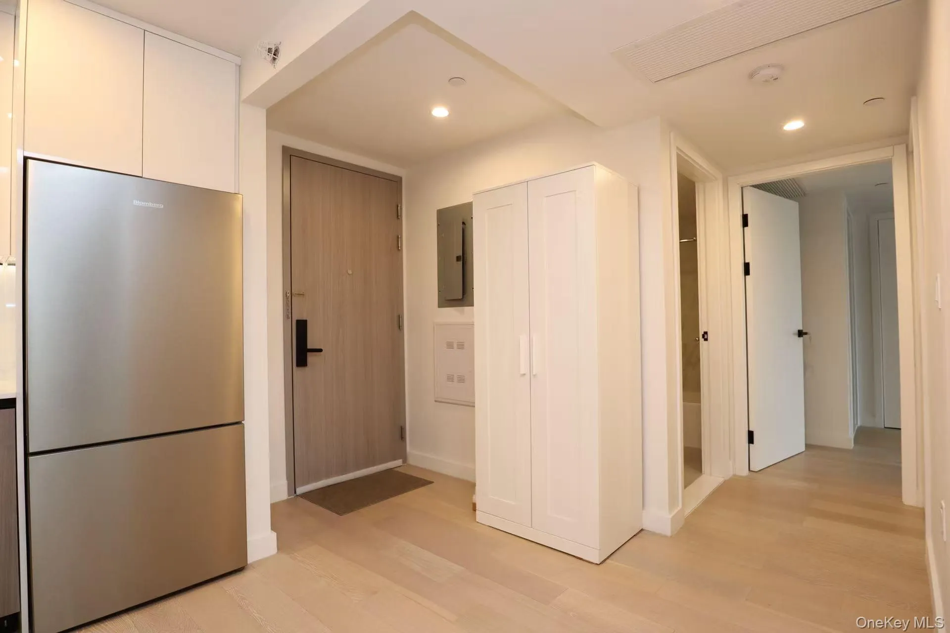 14449 Northern Boulevard, New York, NY, 5 Bedrooms Bedrooms, 2 Rooms Rooms,2 BathroomsBathrooms,Residential,For Rent,Northern,0,1056694 14449 Northern Boulevard, New York, NY, 5 Bedrooms Bedrooms, 2 Rooms Rooms,2 BathroomsBathrooms,Residential,For Rent,Northern,0,1056694
