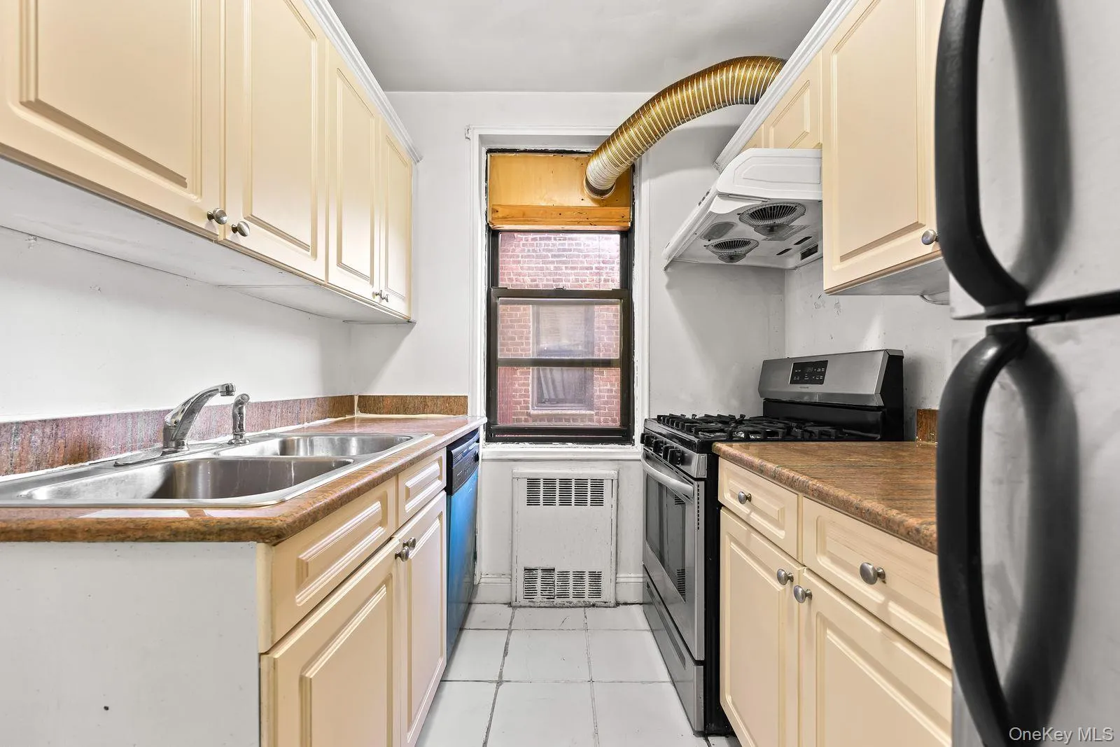 150-20 71st Street, New York, NY, 2 Bedrooms Bedrooms, 4 Rooms Rooms,1 BathroomBathrooms,Residential,For Rent,71st,0,1056695 150-20 71st Street, New York, NY, 2 Bedrooms Bedrooms, 4 Rooms Rooms,1 BathroomBathrooms,Residential,For Rent,71st,0,1056695