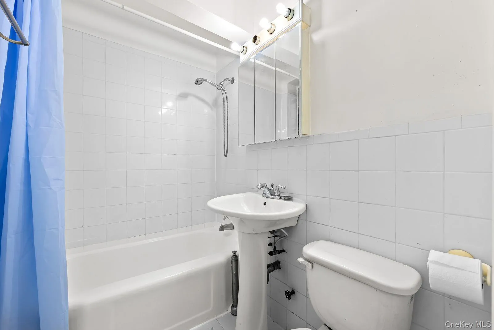 150-20 71st Street, New York, NY, 2 Bedrooms Bedrooms, 4 Rooms Rooms,1 BathroomBathrooms,Residential,For Rent,71st,0,1056695 150-20 71st Street, New York, NY, 2 Bedrooms Bedrooms, 4 Rooms Rooms,1 BathroomBathrooms,Residential,For Rent,71st,0,1056695