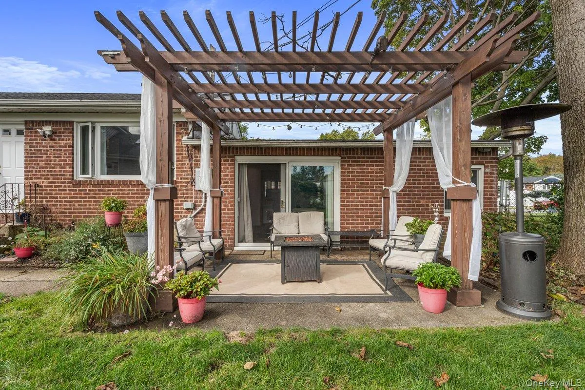 519 Bieling Road, Hempstead, NY, 4 Bedrooms Bedrooms, 8 Rooms Rooms,2 BathroomsBathrooms,Residential,For Rent,Bieling,0,1056699 519 Bieling Road, Hempstead, NY, 4 Bedrooms Bedrooms, 8 Rooms Rooms,2 BathroomsBathrooms,Residential,For Rent,Bieling,0,1056699