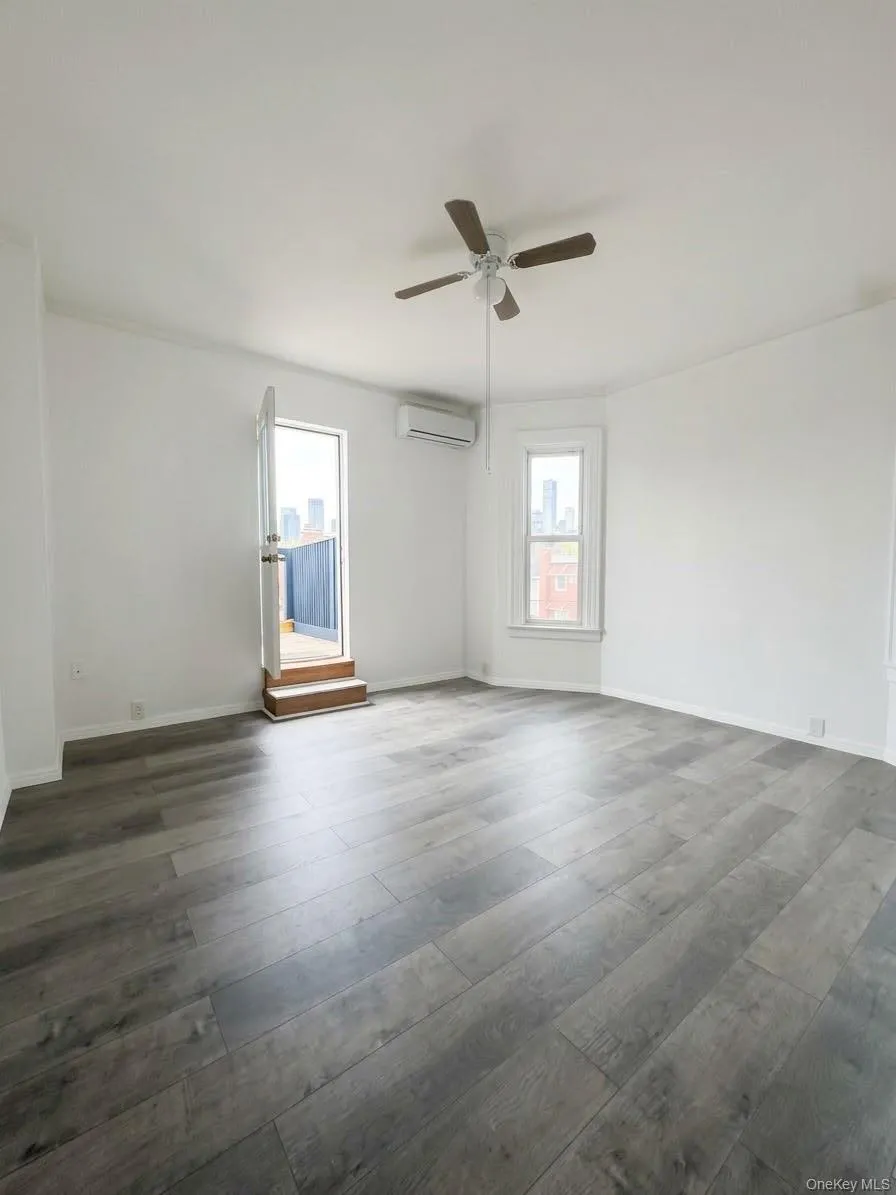 1718 Edison Avenue, New York, NY, 3 Bedrooms Bedrooms, 6 Rooms Rooms,1 BathroomBathrooms,Residential Lease,For Rent,Edison,0,1056700 1718 Edison Avenue, New York, NY, 3 Bedrooms Bedrooms, 6 Rooms Rooms,1 BathroomBathrooms,Residential Lease,For Rent,Edison,0,1056700