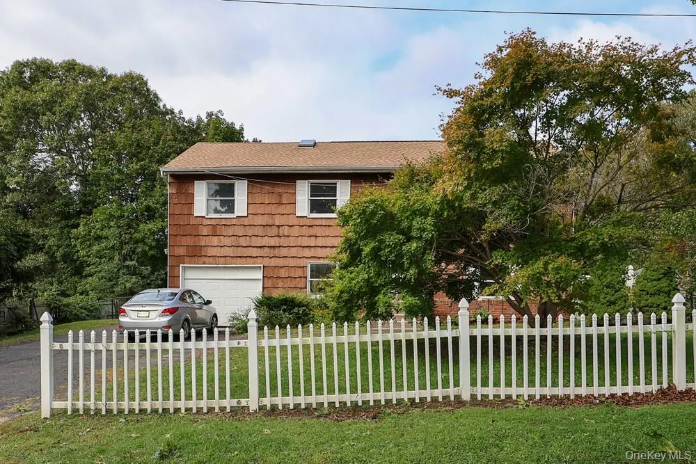 84 Craft Road, Brookhaven, NY, 4 Bedrooms Bedrooms, 8 Rooms Rooms,2 BathroomsBathrooms,Residential,For Rent,Craft,0,1056705 84 Craft Road, Brookhaven, NY, 4 Bedrooms Bedrooms, 8 Rooms Rooms,2 BathroomsBathrooms,Residential,For Rent,Craft,0,1056705