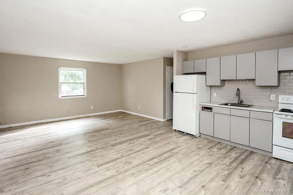 84 Craft Road, Brookhaven, NY, 4 Bedrooms Bedrooms, 8 Rooms Rooms,2 BathroomsBathrooms,Residential,For Rent,Craft,0,1056705 84 Craft Road, Brookhaven, NY, 4 Bedrooms Bedrooms, 8 Rooms Rooms,2 BathroomsBathrooms,Residential,For Rent,Craft,0,1056705