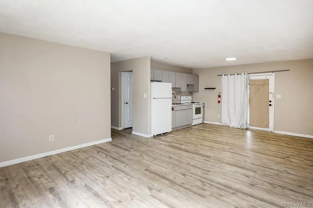 84 Craft Road, Brookhaven, NY, 4 Bedrooms Bedrooms, 8 Rooms Rooms,2 BathroomsBathrooms,Residential,For Rent,Craft,0,1056705 84 Craft Road, Brookhaven, NY, 4 Bedrooms Bedrooms, 8 Rooms Rooms,2 BathroomsBathrooms,Residential,For Rent,Craft,0,1056705