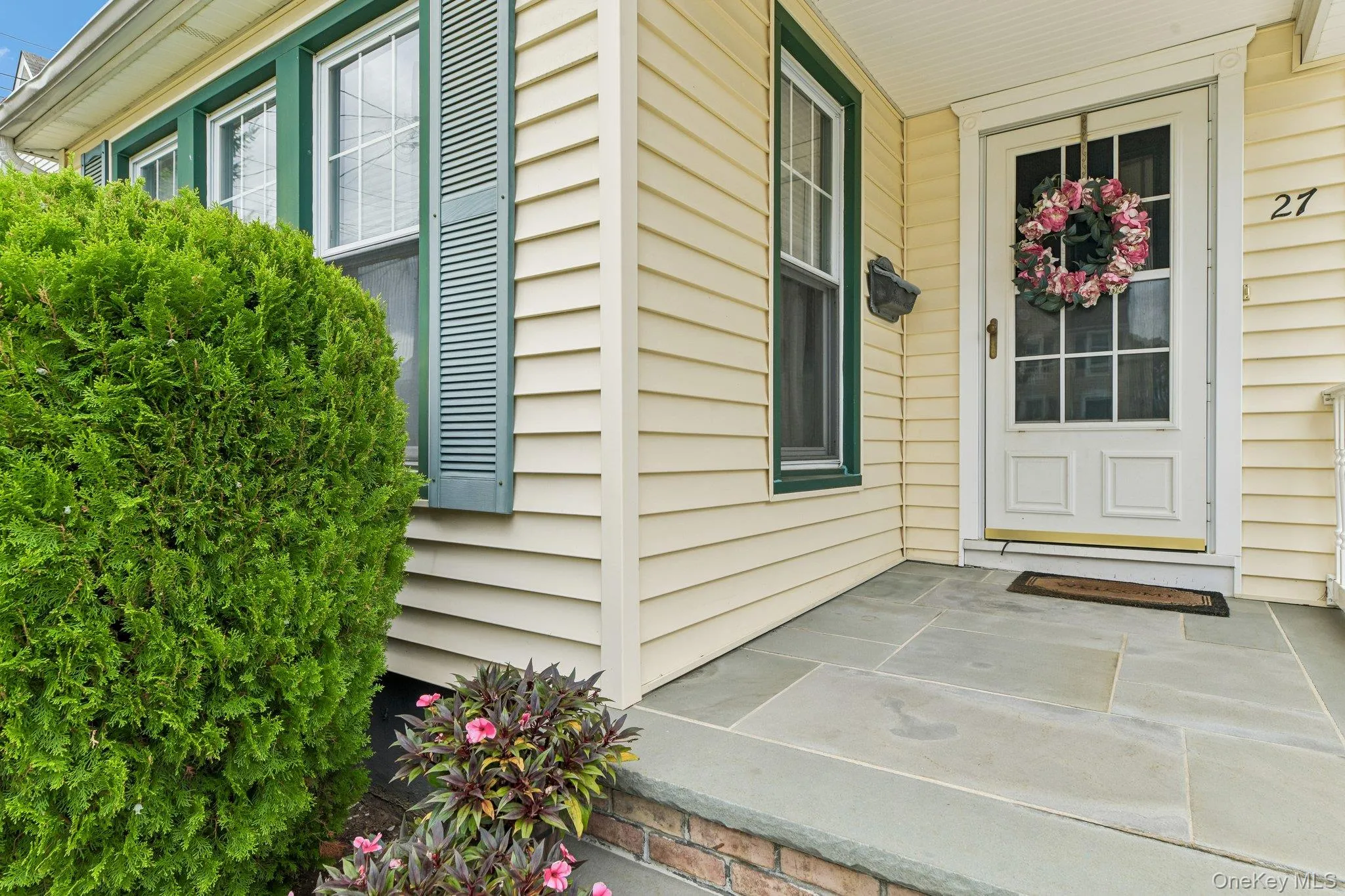 27 Juniper Avenue, North Hempstead, NY, 2 Bedrooms Bedrooms, 6 Rooms Rooms,1 BathroomBathrooms,Residential,For Rent,Juniper,0,1056706 27 Juniper Avenue, North Hempstead, NY, 2 Bedrooms Bedrooms, 6 Rooms Rooms,1 BathroomBathrooms,Residential,For Rent,Juniper,0,1056706