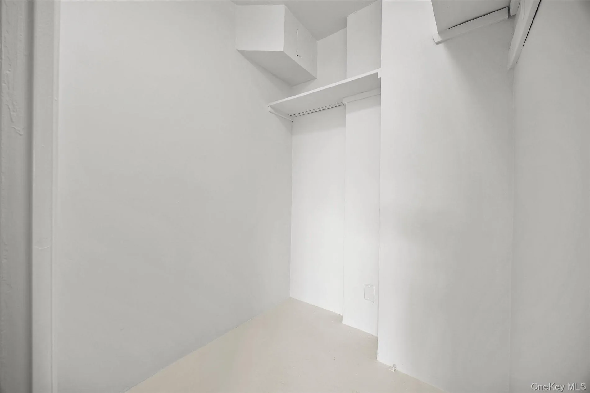 Walk-in-closet by dan Walk-in-closet by dan