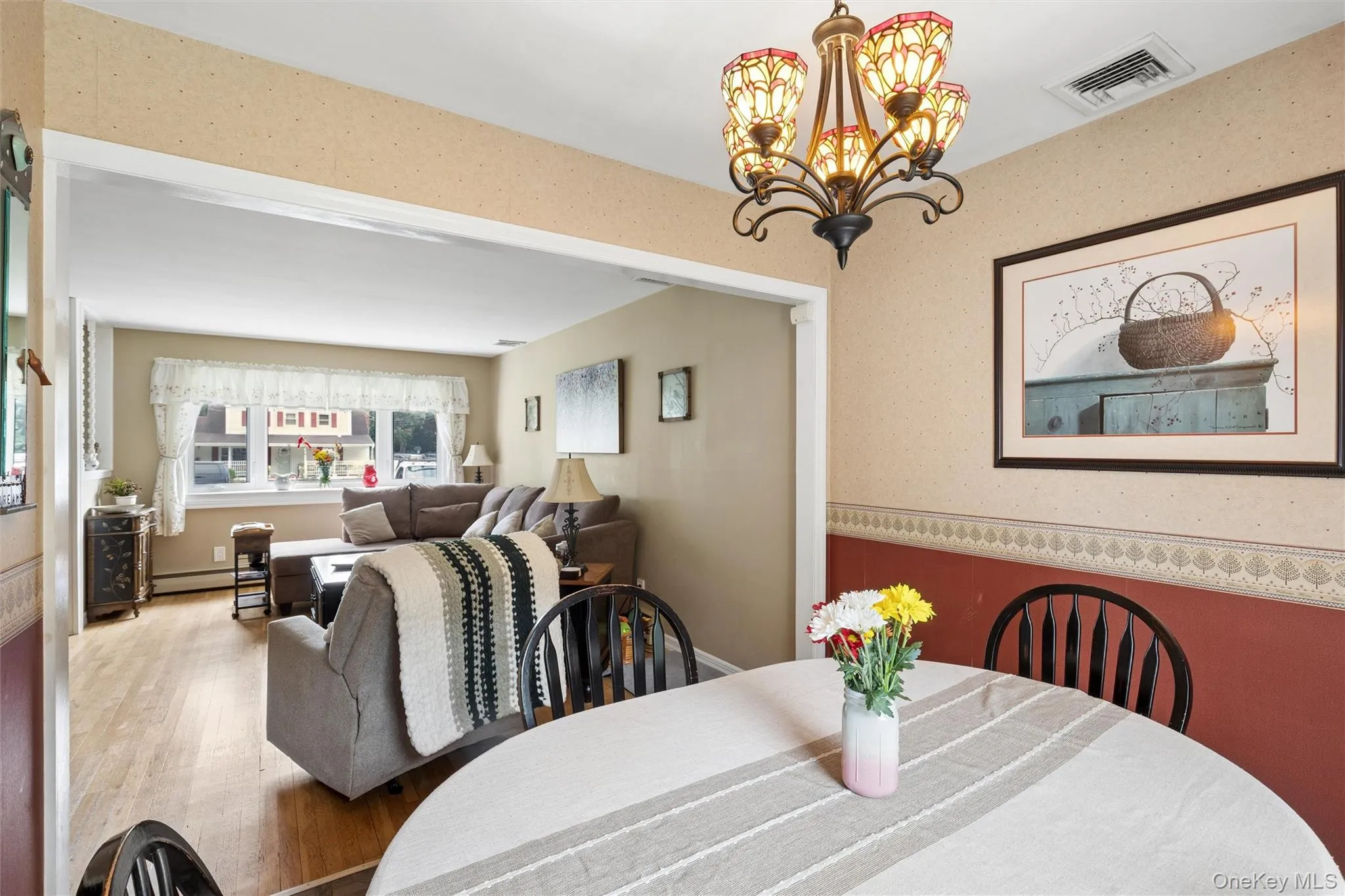 Open Dining Area Open Dining Area
