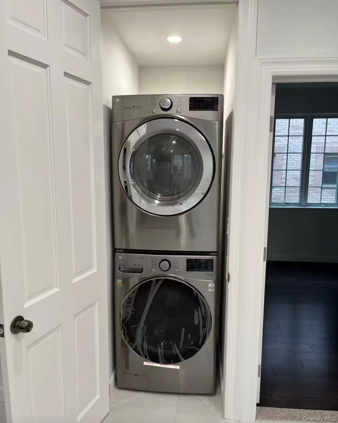 6139 231st Street, New York, NY, 2 Bedrooms Bedrooms, 6 Rooms Rooms,2 BathroomsBathrooms,Residential Lease,For Rent,231st,0,1056710 6139 231st Street, New York, NY, 2 Bedrooms Bedrooms, 6 Rooms Rooms,2 BathroomsBathrooms,Residential Lease,For Rent,231st,0,1056710