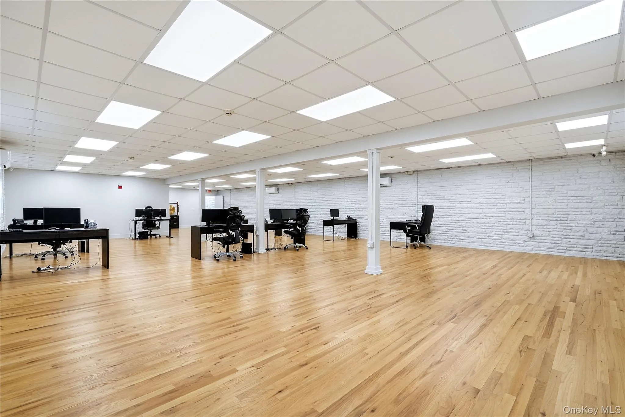 655 Middle Country Road, Smithtown, NY, ,Commercial Lease,For Rent,Middle Country,0,1056717 655 Middle Country Road, Smithtown, NY, ,Commercial Lease,For Rent,Middle Country,0,1056717