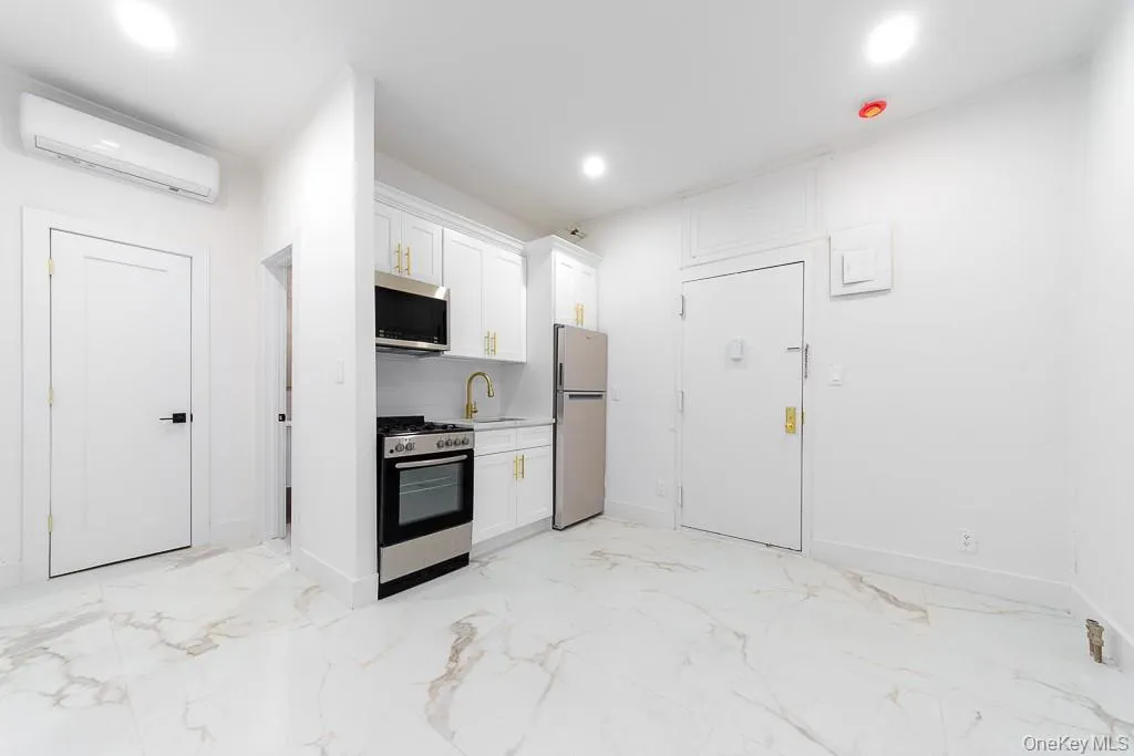 315 Riverside Boulevard, Long Beach, NY, 1 Bedroom Bedrooms, 4 Rooms Rooms,1 BathroomBathrooms,Residential Lease,For Rent,Riverside,0,1056741 315 Riverside Boulevard, Long Beach, NY, 1 Bedroom Bedrooms, 4 Rooms Rooms,1 BathroomBathrooms,Residential Lease,For Rent,Riverside,0,1056741