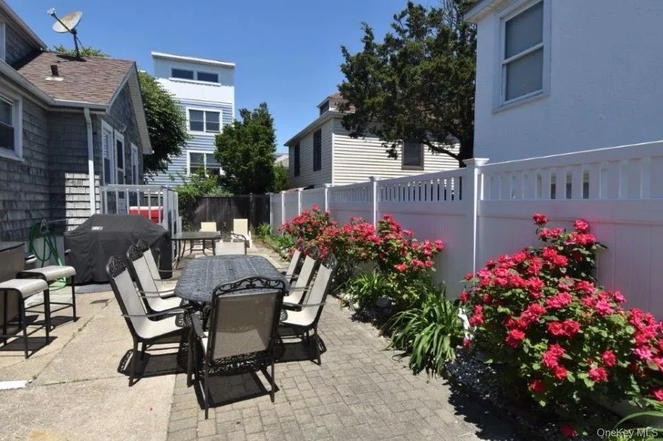 36 Trenton Avenue, Hempstead, NY, 3 Bedrooms Bedrooms, 9 Rooms Rooms,2 BathroomsBathrooms,Residential Lease,For Rent,Trenton,0,1056743 36 Trenton Avenue, Hempstead, NY, 3 Bedrooms Bedrooms, 9 Rooms Rooms,2 BathroomsBathrooms,Residential Lease,For Rent,Trenton,0,1056743