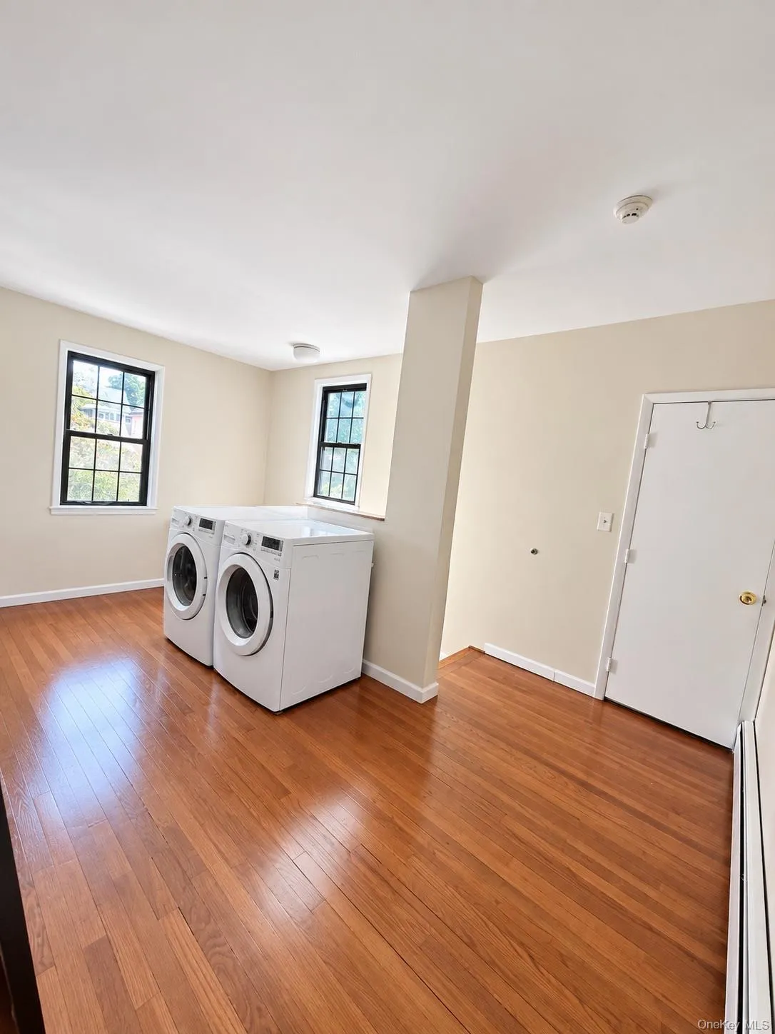 10 Barclay Street, Poughkeepsie, NY, 2 Bedrooms Bedrooms, 7 Rooms Rooms,2 BathroomsBathrooms,Residential Lease,For Rent,Barclay Street,0,1056744 10 Barclay Street, Poughkeepsie, NY, 2 Bedrooms Bedrooms, 7 Rooms Rooms,2 BathroomsBathrooms,Residential Lease,For Rent,Barclay Street,0,1056744
