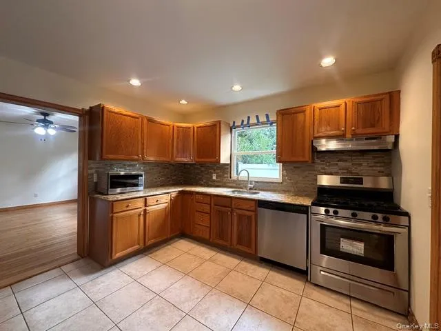 22 Cedar Street, Smithtown, NY, 4 Bedrooms Bedrooms, 8 Rooms Rooms,2 BathroomsBathrooms,Residential Lease,For Rent,Cedar,0,1056754 22 Cedar Street, Smithtown, NY, 4 Bedrooms Bedrooms, 8 Rooms Rooms,2 BathroomsBathrooms,Residential Lease,For Rent,Cedar,0,1056754