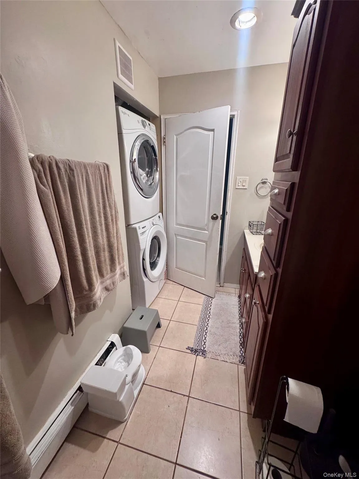 502 Towne House Village, Islip, NY, 2 Bedrooms Bedrooms, 5 Rooms Rooms,1 BathroomBathrooms,Residential Lease,For Rent,Towne House,0,1056759 502 Towne House Village, Islip, NY, 2 Bedrooms Bedrooms, 5 Rooms Rooms,1 BathroomBathrooms,Residential Lease,For Rent,Towne House,0,1056759