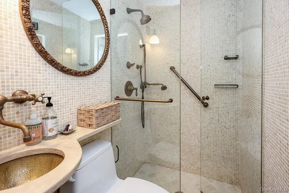 80 Broadway, North Hempstead, NY, 3 Bedrooms Bedrooms, 6 Rooms Rooms,2 BathroomsBathrooms,Residential,For Rent,Broadway,0,1056769 80 Broadway, North Hempstead, NY, 3 Bedrooms Bedrooms, 6 Rooms Rooms,2 BathroomsBathrooms,Residential,For Rent,Broadway,0,1056769