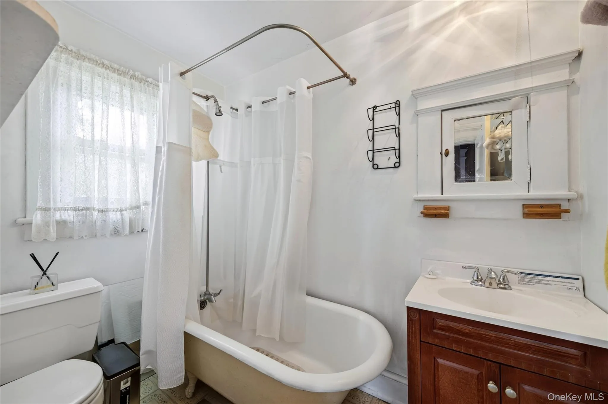 8 Juliet Street, Islip, NY, 2 Bedrooms Bedrooms, 7 Rooms Rooms,1 BathroomBathrooms,Residential,For Rent,Juliet,0,1056774 8 Juliet Street, Islip, NY, 2 Bedrooms Bedrooms, 7 Rooms Rooms,1 BathroomBathrooms,Residential,For Rent,Juliet,0,1056774