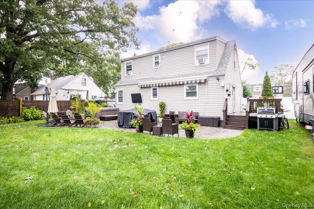 621 Fulton Avenue, Babylon, NY, 5 Bedrooms Bedrooms, 9 Rooms Rooms,2 BathroomsBathrooms,Residential,For Rent,Fulton,0,1056784 621 Fulton Avenue, Babylon, NY, 5 Bedrooms Bedrooms, 9 Rooms Rooms,2 BathroomsBathrooms,Residential,For Rent,Fulton,0,1056784