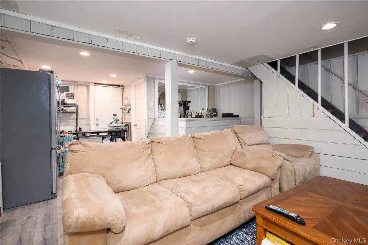 621 Fulton Avenue, Babylon, NY, 5 Bedrooms Bedrooms, 9 Rooms Rooms,2 BathroomsBathrooms,Residential,For Rent,Fulton,0,1056784 621 Fulton Avenue, Babylon, NY, 5 Bedrooms Bedrooms, 9 Rooms Rooms,2 BathroomsBathrooms,Residential,For Rent,Fulton,0,1056784
