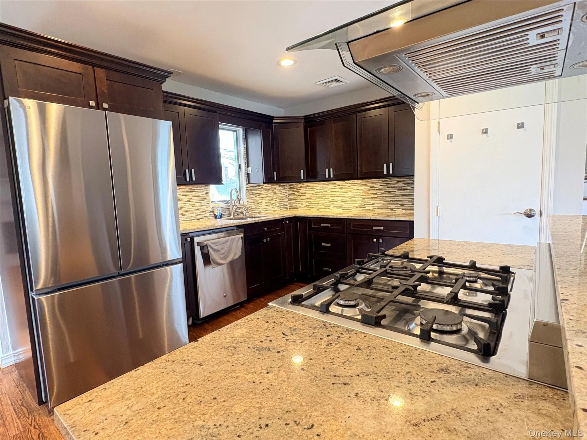 32 Garnet Lane, Oyster Bay, NY, 3 Bedroom Bedrooms, 12 Room Rooms,3 BathroomBathrooms,Residential Lease,For Rent,Garnet,0,1056786 32 Garnet Lane, Oyster Bay, NY, 3 Bedroom Bedrooms, 12 Room Rooms,3 BathroomBathrooms,Residential Lease,For Rent,Garnet,0,1056786