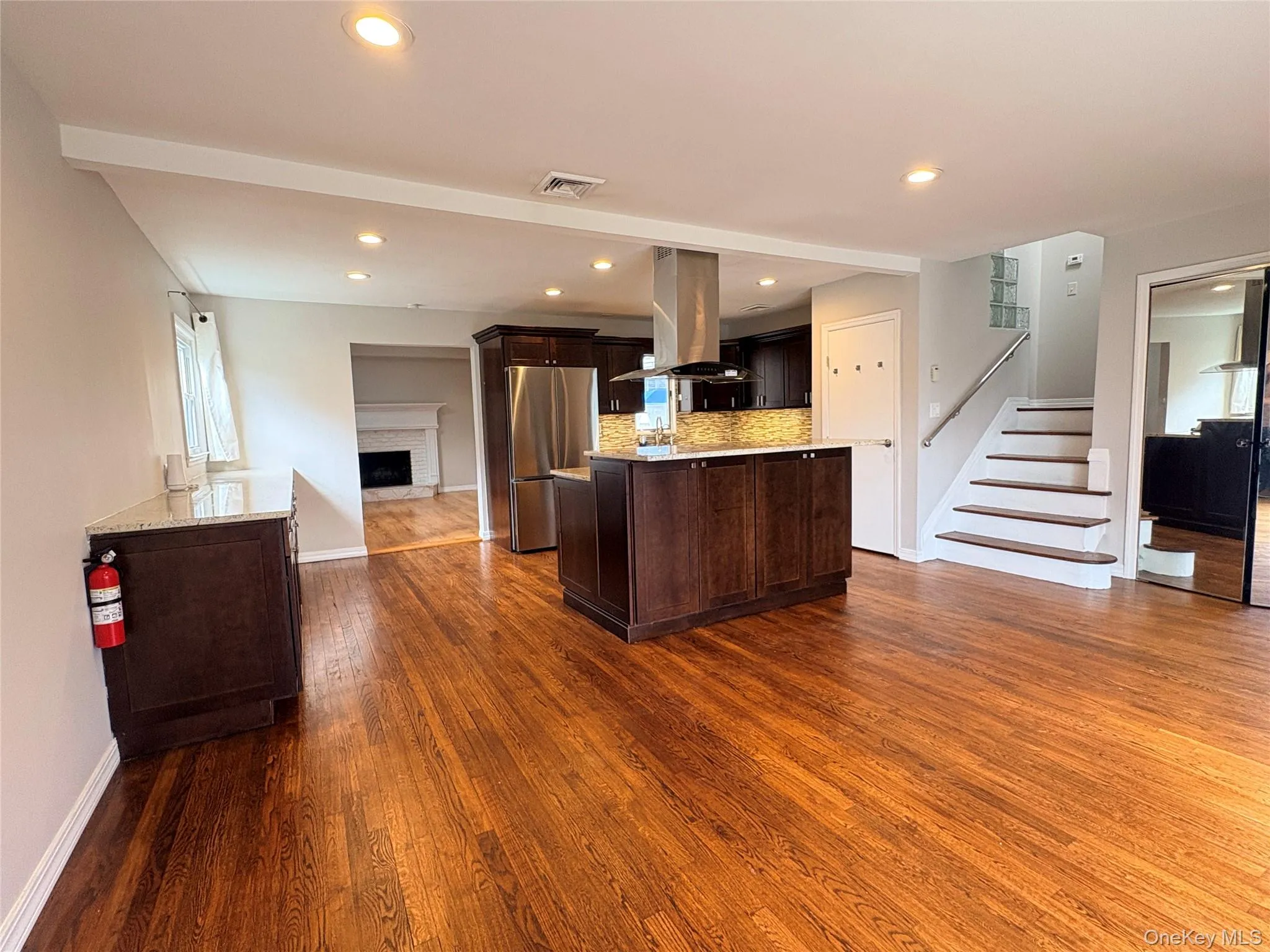32 Garnet Lane, Oyster Bay, NY, 3 Bedroom Bedrooms, 12 Room Rooms,3 BathroomBathrooms,Residential Lease,For Rent,Garnet,0,1056786 32 Garnet Lane, Oyster Bay, NY, 3 Bedroom Bedrooms, 12 Room Rooms,3 BathroomBathrooms,Residential Lease,For Rent,Garnet,0,1056786