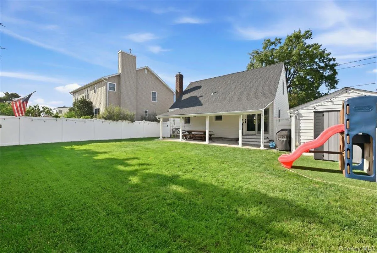 67 Raff Avenue, North Hempstead, NY, 4 Bedrooms Bedrooms, 7 Rooms Rooms,1 BathroomBathrooms,Residential,For Rent,Raff,0,1056787 67 Raff Avenue, North Hempstead, NY, 4 Bedrooms Bedrooms, 7 Rooms Rooms,1 BathroomBathrooms,Residential,For Rent,Raff,0,1056787