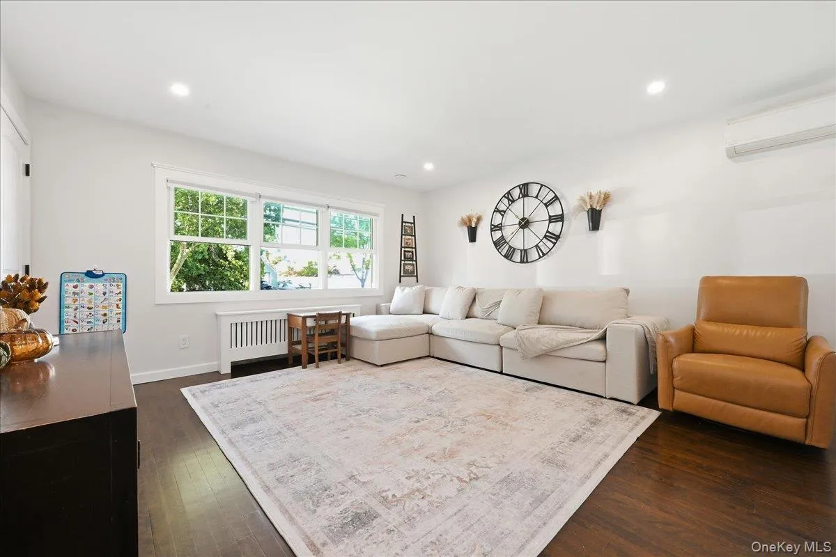 67 Raff Avenue, North Hempstead, NY, 4 Bedrooms Bedrooms, 7 Rooms Rooms,1 BathroomBathrooms,Residential,For Rent,Raff,0,1056787 67 Raff Avenue, North Hempstead, NY, 4 Bedrooms Bedrooms, 7 Rooms Rooms,1 BathroomBathrooms,Residential,For Rent,Raff,0,1056787