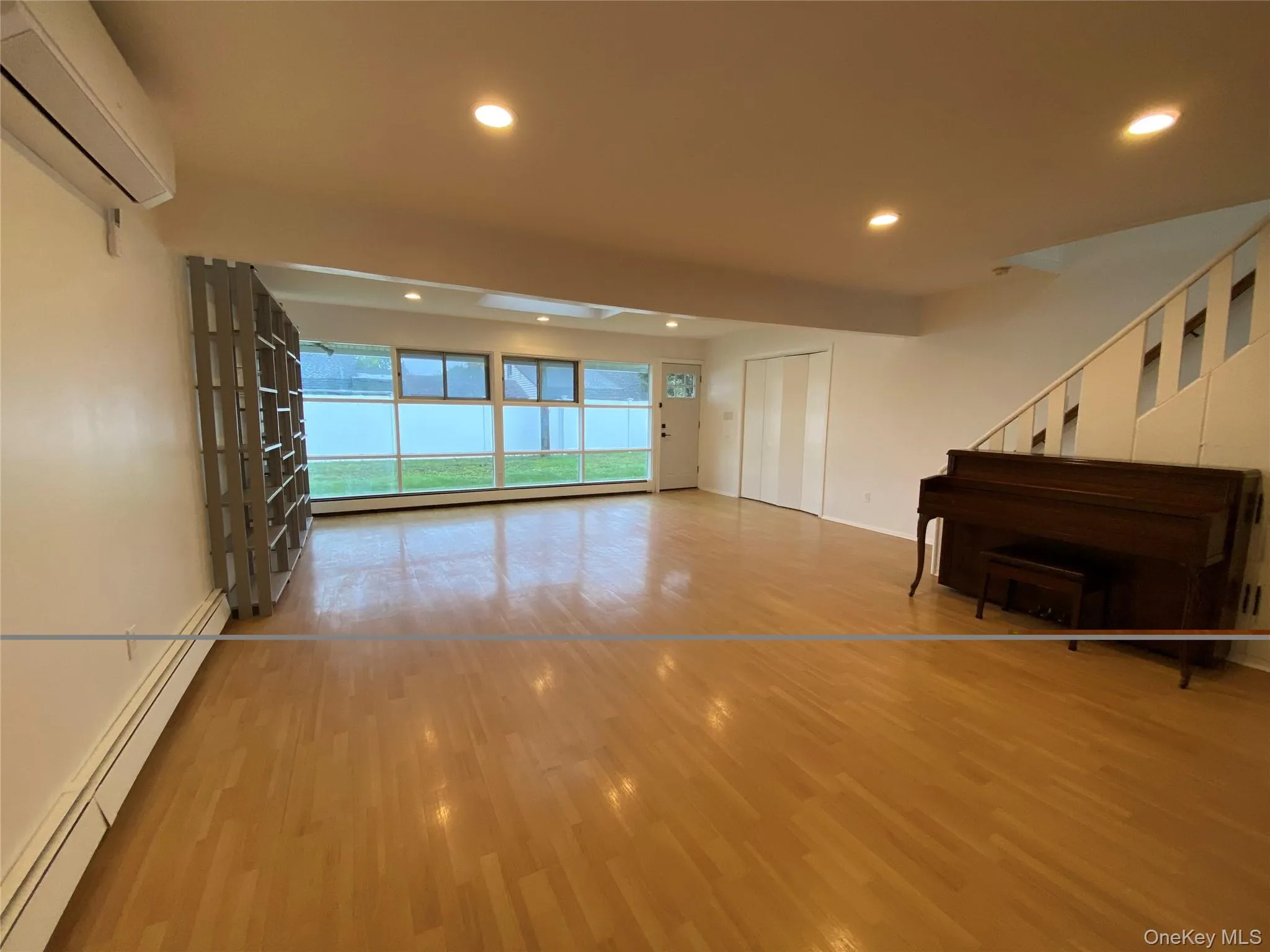 28 Marksman Lane, Hempstead, NY, 4 Bedrooms Bedrooms, 8 Rooms Rooms,2 BathroomsBathrooms,Residential,For Rent,Marksman,0,1056788 28 Marksman Lane, Hempstead, NY, 4 Bedrooms Bedrooms, 8 Rooms Rooms,2 BathroomsBathrooms,Residential,For Rent,Marksman,0,1056788