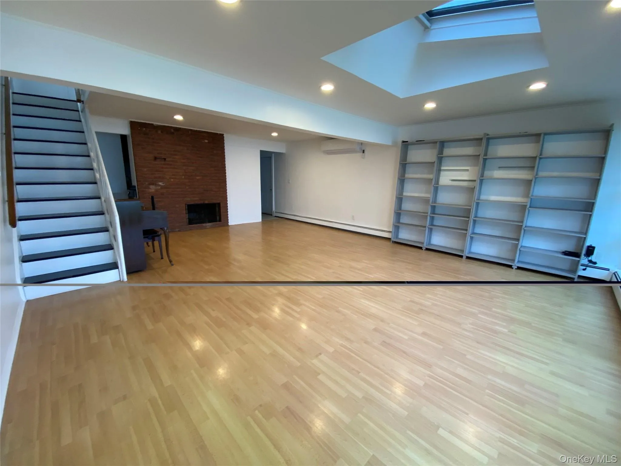 28 Marksman Lane, Hempstead, NY, 4 Bedrooms Bedrooms, 8 Rooms Rooms,2 BathroomsBathrooms,Residential,For Rent,Marksman,0,1056788 28 Marksman Lane, Hempstead, NY, 4 Bedrooms Bedrooms, 8 Rooms Rooms,2 BathroomsBathrooms,Residential,For Rent,Marksman,0,1056788