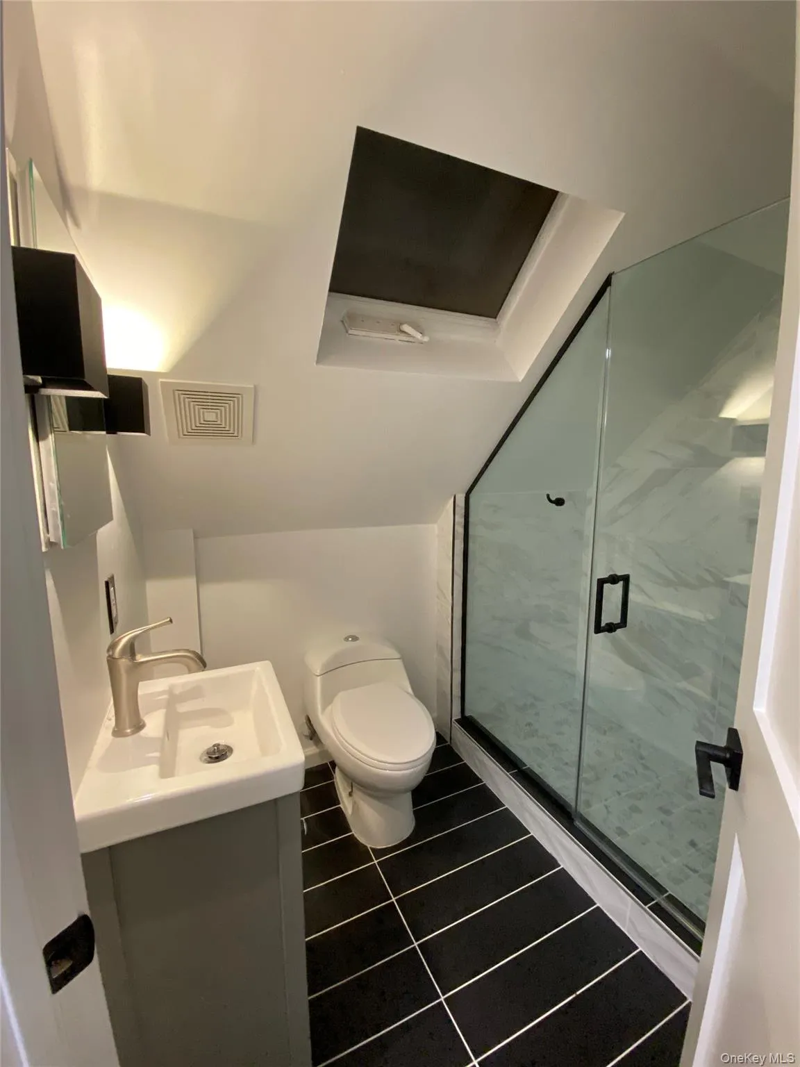 28 Marksman Lane, Hempstead, NY, 4 Bedrooms Bedrooms, 8 Rooms Rooms,2 BathroomsBathrooms,Residential,For Rent,Marksman,0,1056788 28 Marksman Lane, Hempstead, NY, 4 Bedrooms Bedrooms, 8 Rooms Rooms,2 BathroomsBathrooms,Residential,For Rent,Marksman,0,1056788