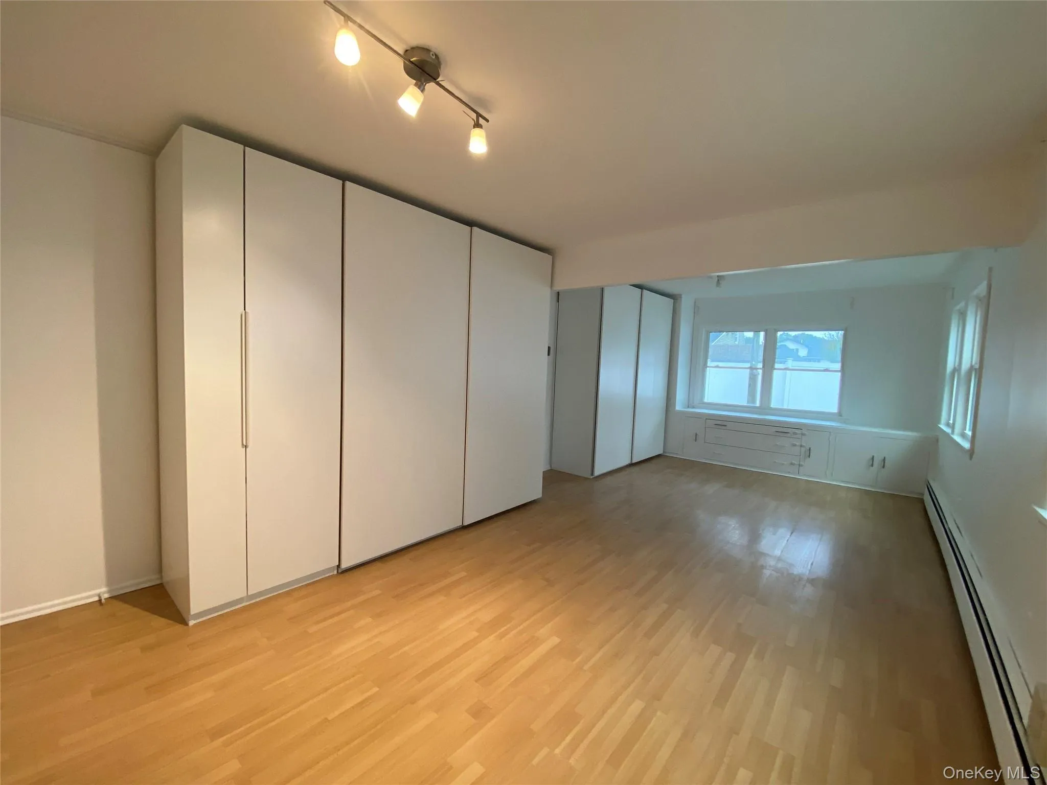 28 Marksman Lane, Hempstead, NY, 4 Bedrooms Bedrooms, 8 Rooms Rooms,2 BathroomsBathrooms,Residential,For Rent,Marksman,0,1056788 28 Marksman Lane, Hempstead, NY, 4 Bedrooms Bedrooms, 8 Rooms Rooms,2 BathroomsBathrooms,Residential,For Rent,Marksman,0,1056788