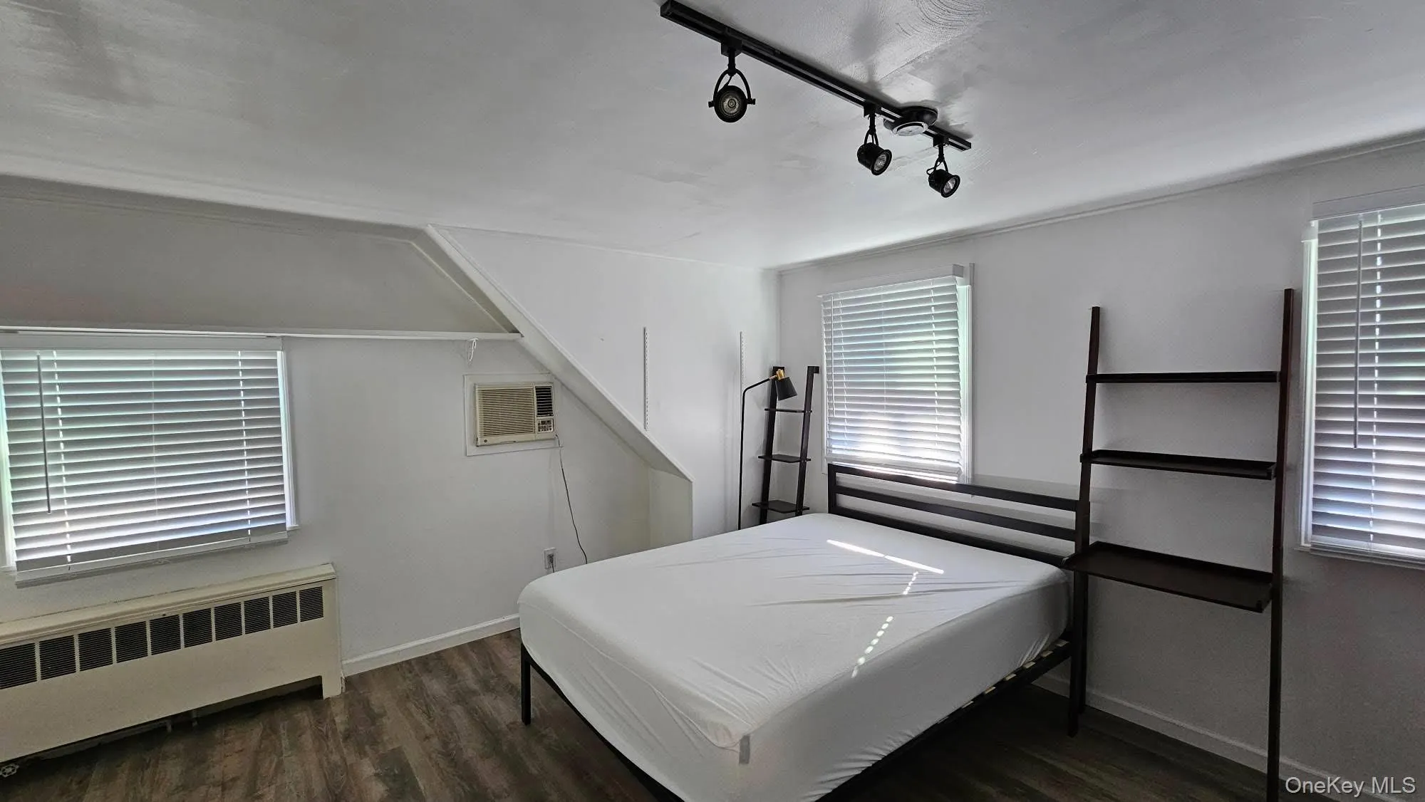 28 Marksman Lane, Hempstead, NY, 4 Bedrooms Bedrooms, 8 Rooms Rooms,2 BathroomsBathrooms,Residential,For Rent,Marksman,0,1056788 28 Marksman Lane, Hempstead, NY, 4 Bedrooms Bedrooms, 8 Rooms Rooms,2 BathroomsBathrooms,Residential,For Rent,Marksman,0,1056788