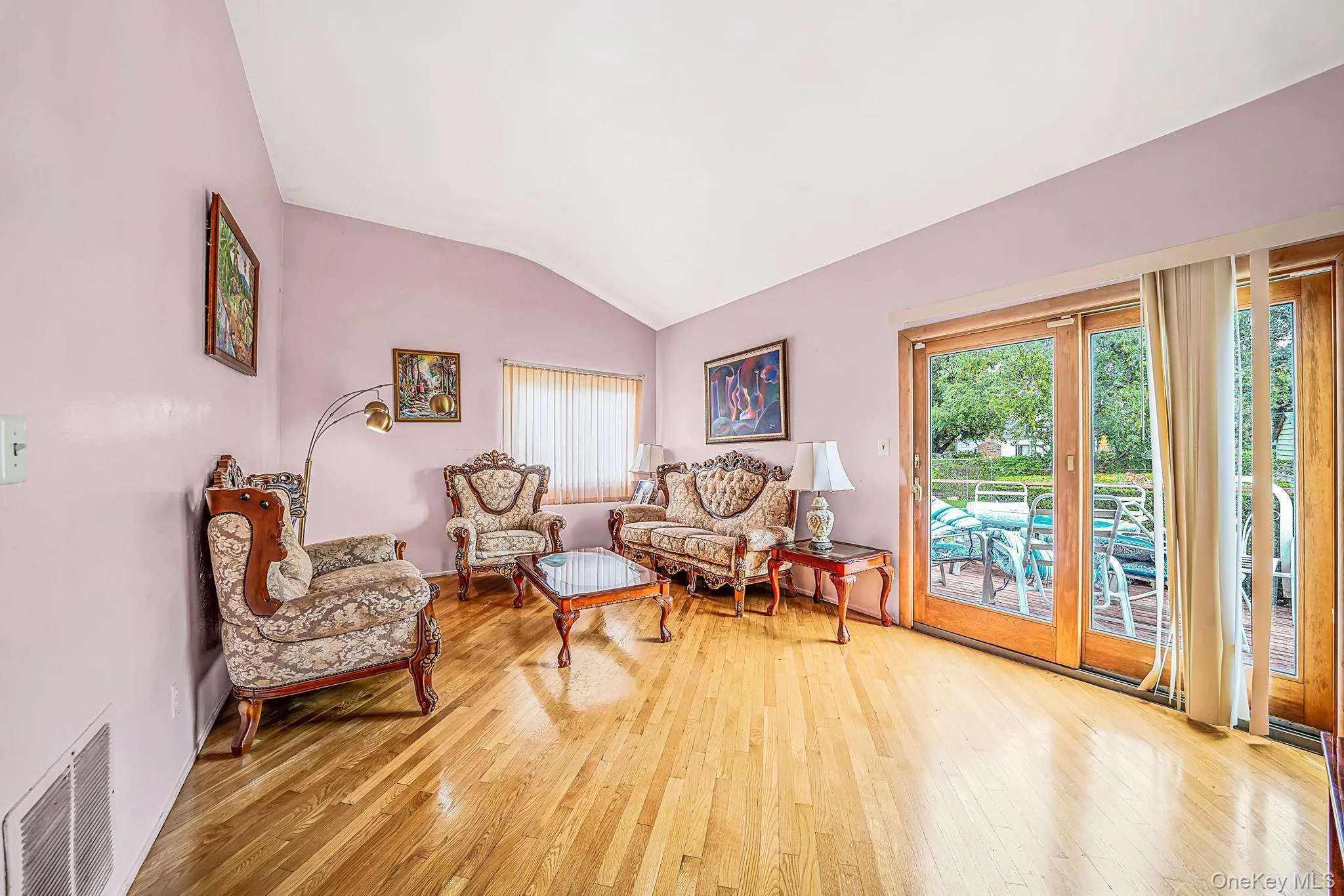 29 Sunshine Lane, Babylon, NY, 4 Bedrooms Bedrooms, 8 Rooms Rooms,1 BathroomBathrooms,Residential,For Rent,Sunshine,0,1056791 29 Sunshine Lane, Babylon, NY, 4 Bedrooms Bedrooms, 8 Rooms Rooms,1 BathroomBathrooms,Residential,For Rent,Sunshine,0,1056791