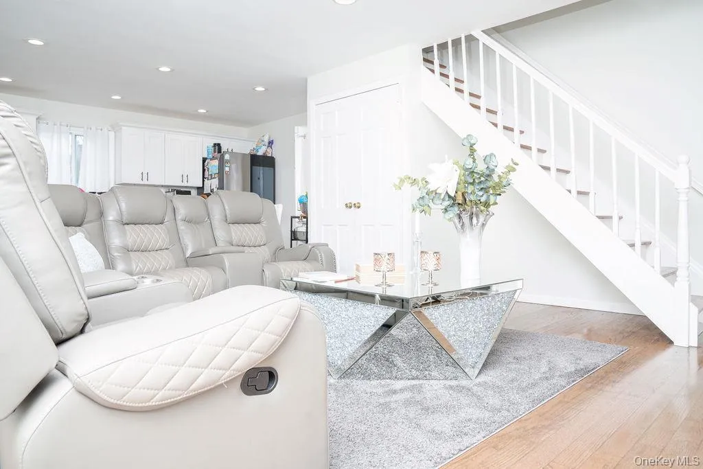 1369 Clinton Avenue, Islip, NY, 3 Bedrooms Bedrooms, 7 Rooms Rooms,2 BathroomsBathrooms,Residential,For Rent,Clinton,0,1056795 1369 Clinton Avenue, Islip, NY, 3 Bedrooms Bedrooms, 7 Rooms Rooms,2 BathroomsBathrooms,Residential,For Rent,Clinton,0,1056795