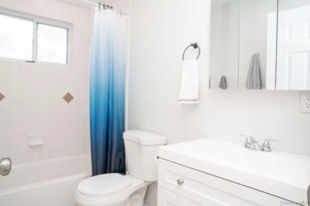 1369 Clinton Avenue, Islip, NY, 3 Bedrooms Bedrooms, 7 Rooms Rooms,2 BathroomsBathrooms,Residential,For Rent,Clinton,0,1056795 1369 Clinton Avenue, Islip, NY, 3 Bedrooms Bedrooms, 7 Rooms Rooms,2 BathroomsBathrooms,Residential,For Rent,Clinton,0,1056795