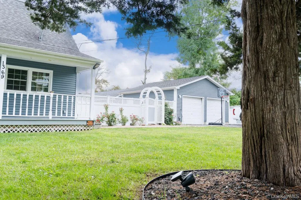 1369 Clinton Avenue, Islip, NY, 3 Bedrooms Bedrooms, 7 Rooms Rooms,2 BathroomsBathrooms,Residential,For Rent,Clinton,0,1056795 1369 Clinton Avenue, Islip, NY, 3 Bedrooms Bedrooms, 7 Rooms Rooms,2 BathroomsBathrooms,Residential,For Rent,Clinton,0,1056795