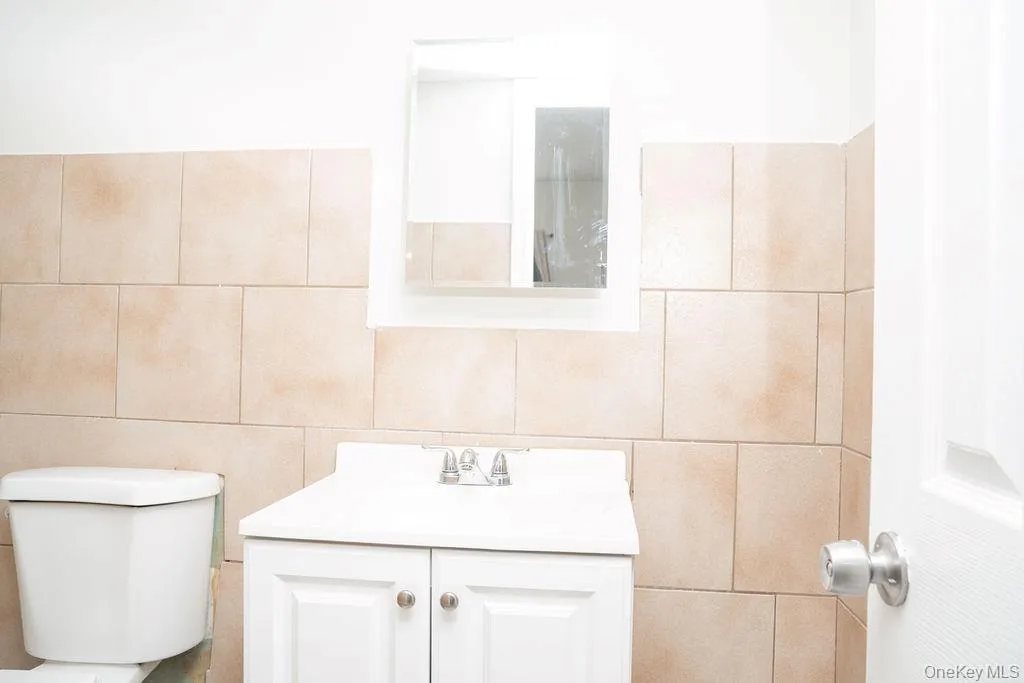 1369 Clinton Avenue, Islip, NY, 3 Bedrooms Bedrooms, 7 Rooms Rooms,2 BathroomsBathrooms,Residential,For Rent,Clinton,0,1056795 1369 Clinton Avenue, Islip, NY, 3 Bedrooms Bedrooms, 7 Rooms Rooms,2 BathroomsBathrooms,Residential,For Rent,Clinton,0,1056795