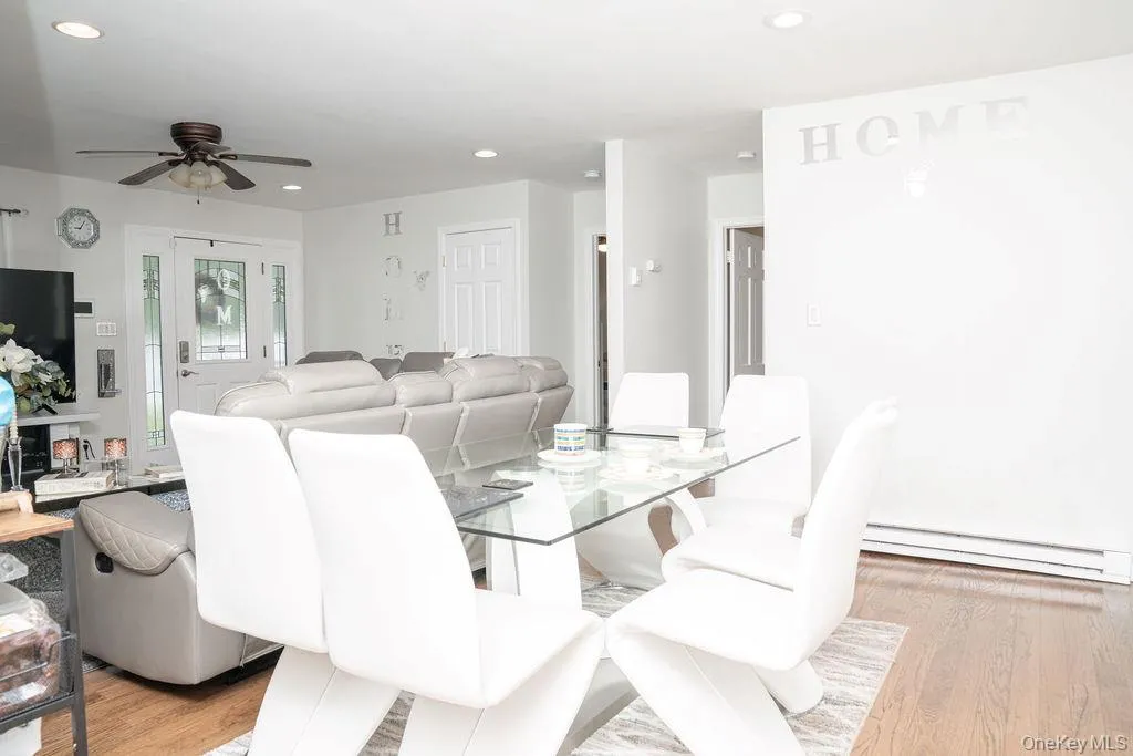 1369 Clinton Avenue, Islip, NY, 3 Bedrooms Bedrooms, 7 Rooms Rooms,2 BathroomsBathrooms,Residential,For Rent,Clinton,0,1056795 1369 Clinton Avenue, Islip, NY, 3 Bedrooms Bedrooms, 7 Rooms Rooms,2 BathroomsBathrooms,Residential,For Rent,Clinton,0,1056795