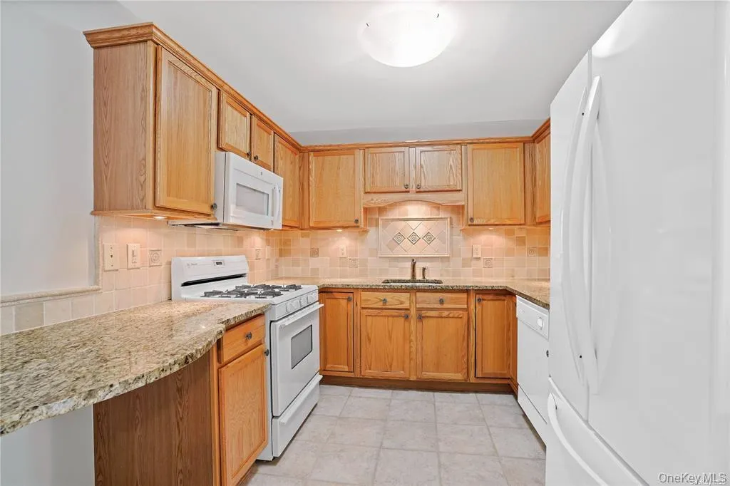 915 Altessa Boulevard, Huntington, NY, 2 Bedrooms Bedrooms, 5 Rooms Rooms,1 BathroomBathrooms,Residential,For Rent,Altessa,0,1056797 915 Altessa Boulevard, Huntington, NY, 2 Bedrooms Bedrooms, 5 Rooms Rooms,1 BathroomBathrooms,Residential,For Rent,Altessa,0,1056797