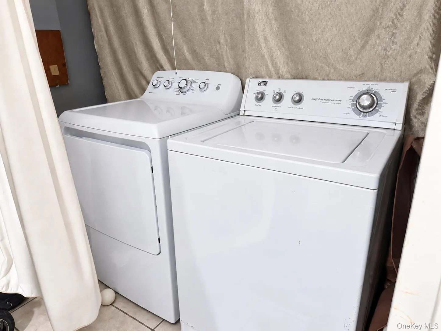 3 Ward Drive, Clarkstown, NY, 3 Bedrooms Bedrooms, 7 Rooms Rooms,2 BathroomsBathrooms,Residential,For Rent,Ward,0,1056800 3 Ward Drive, Clarkstown, NY, 3 Bedrooms Bedrooms, 7 Rooms Rooms,2 BathroomsBathrooms,Residential,For Rent,Ward,0,1056800